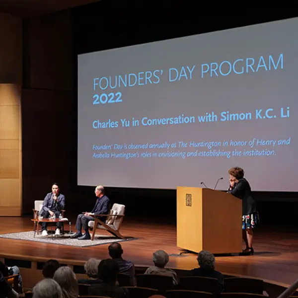 Huntington President Karen R. Lawrence (right) welcomed acclaimed writer Charles Yu (left) and Huntington Trustee Simon K.C. Li to the Founders’ Day event at Rothenberg Hall on March 2. 