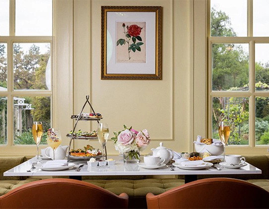 tea service place setting