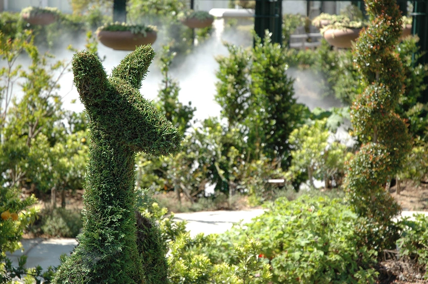 childrens-garden_topiary_1500.jpg