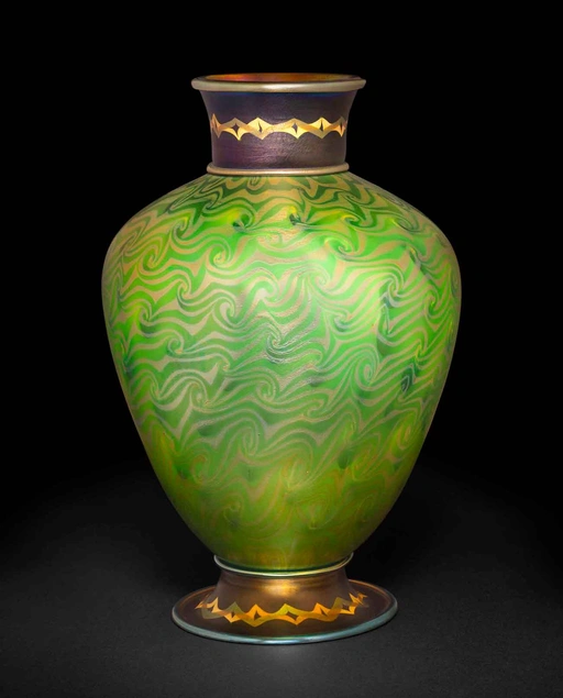 Tiffany Studios, Byzantine Vase, Favrile glass, 14 5/8 × 9 1/2 in. Collection of Stanley and Dolores Sirott, © David Schlegel, courtesy of Paul Doros. Image courtesy of The Huntington Library, Art Collections, and Botanical Gardens.