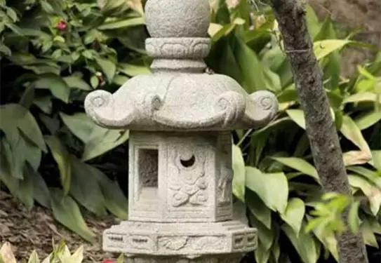 Stone lantern